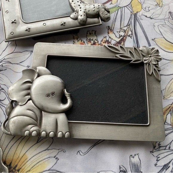 Fetco Bundle of 4 + BONUS Metal Picture Frames Baby Blocks Zoo Animals Moon Star - Picture 5 of 11